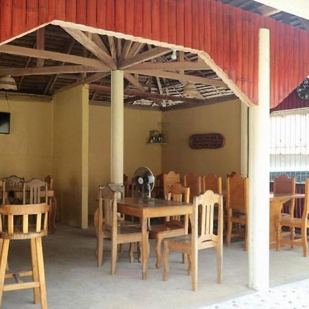 Zen Rooms Basic Replica Manor Siquijor Bagian luar foto